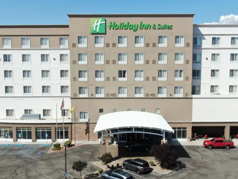 holiday-inn-hotel-and-suites-albuquerque-parking